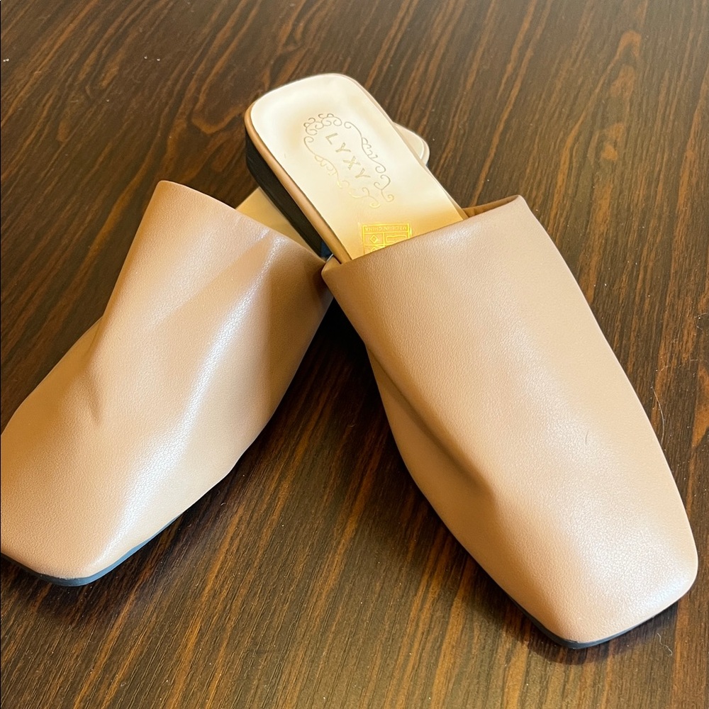 Elegant Tan Leather Mules